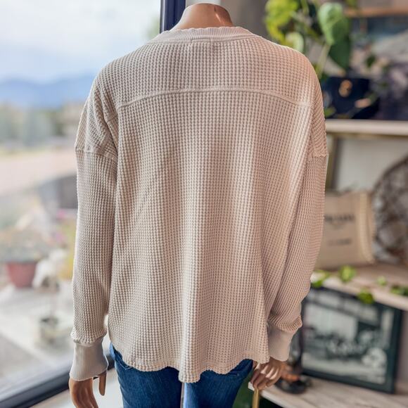 OFFLINE by Aerie Wow! Beige Waffle Notch Neck Long Sleeve T-Shirt, Women’s Small - Picture 3 of 9
